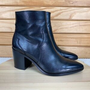 FRYE 9 US Black Leather Ankle Boots Western Biker Booties Side Zip Pointed Toe
